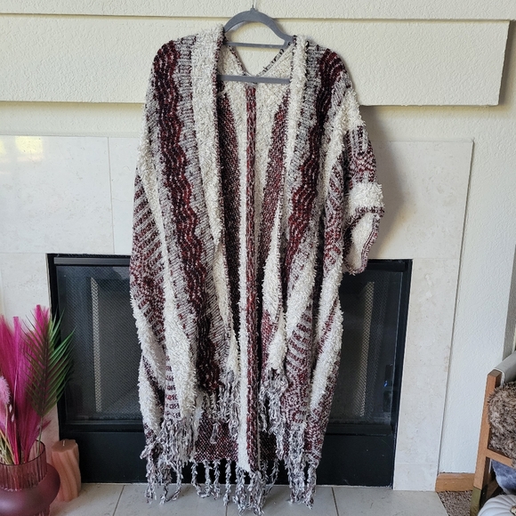 Urban Outfitters Ecote Textured Stripe Sweater Poncho, OS - Picture 3 of 8